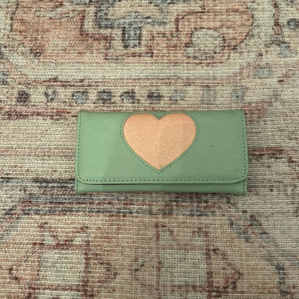 Light blue/Mint button wallet with a sparkling pink heart.